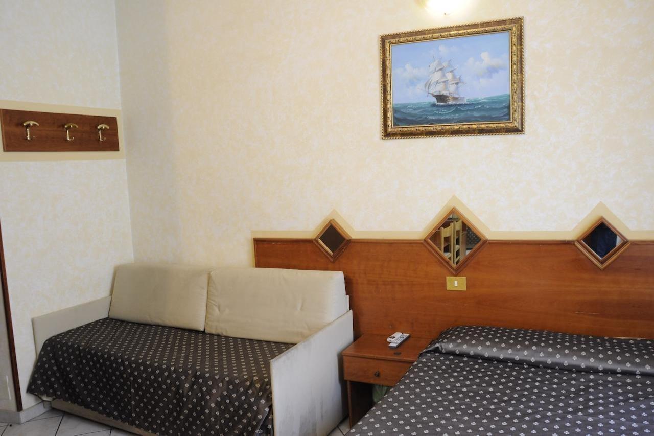 Hotel Farini Rome Bagian luar foto