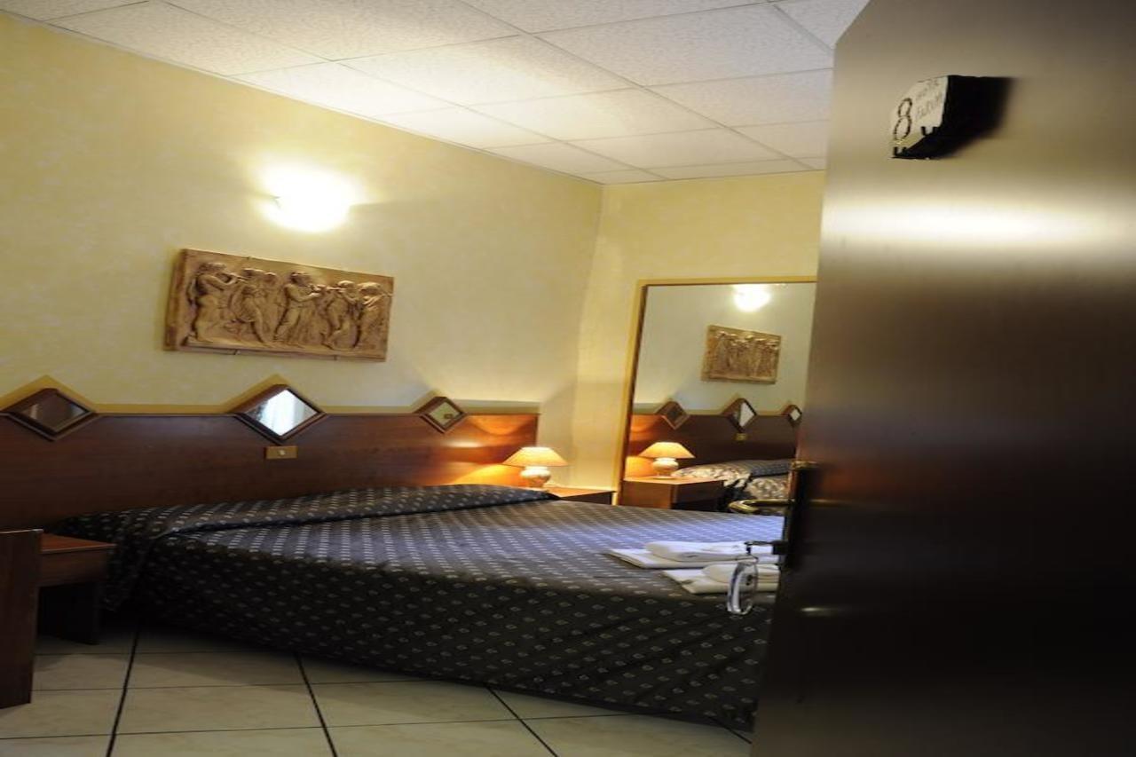 Hotel Farini Rome Bagian luar foto