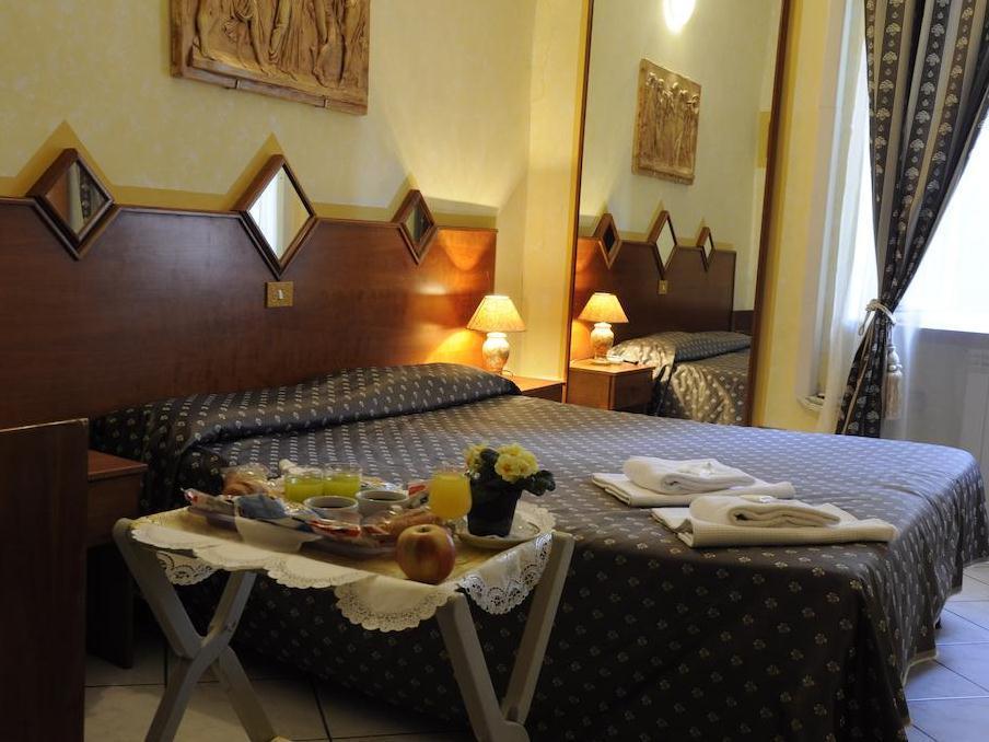 Hotel Farini Rome Bagian luar foto