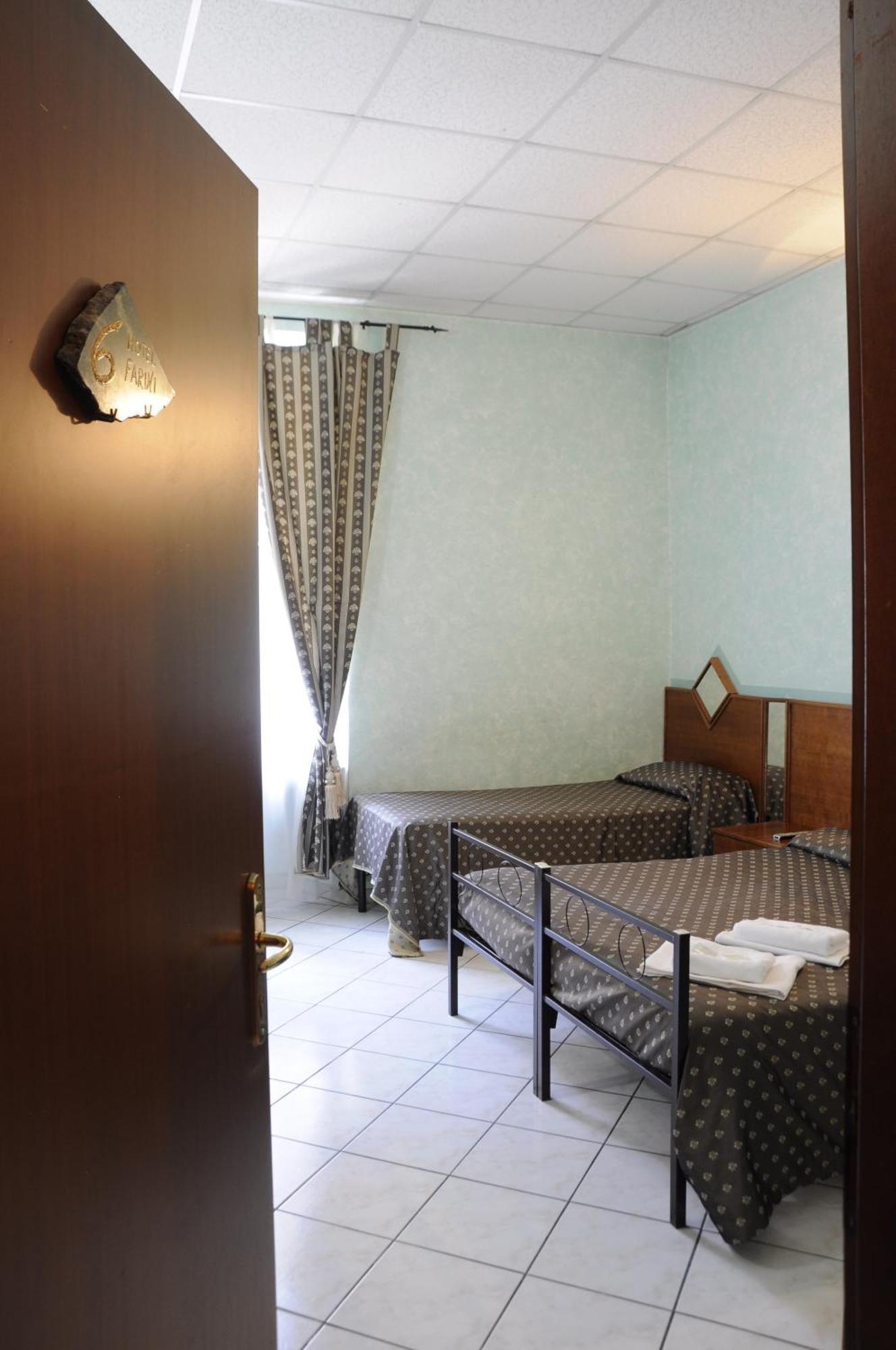Hotel Farini Rome Ruang foto