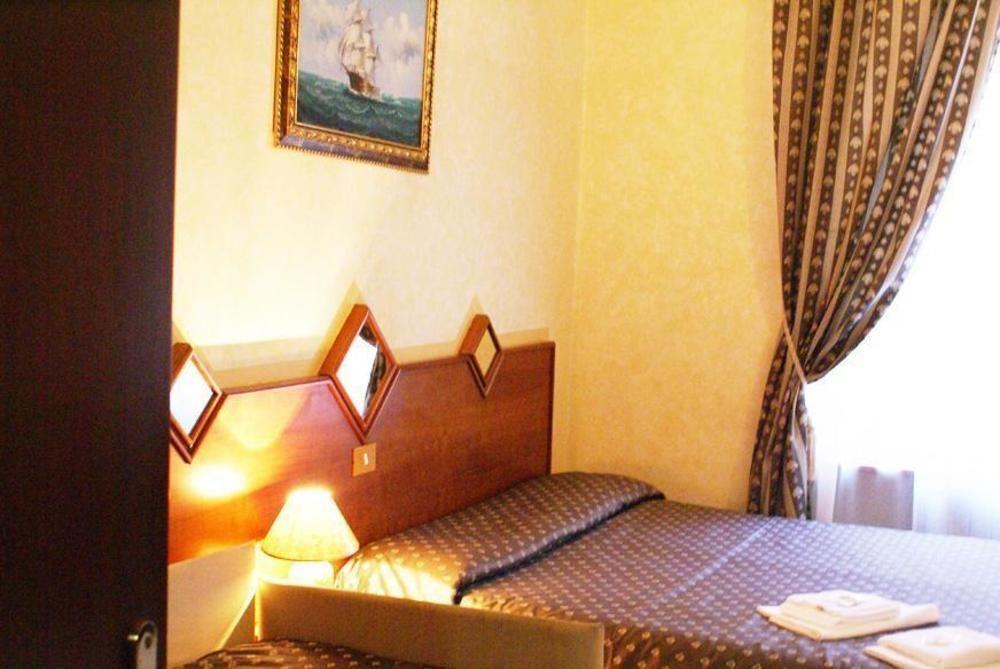 Hotel Farini Rome Bagian luar foto